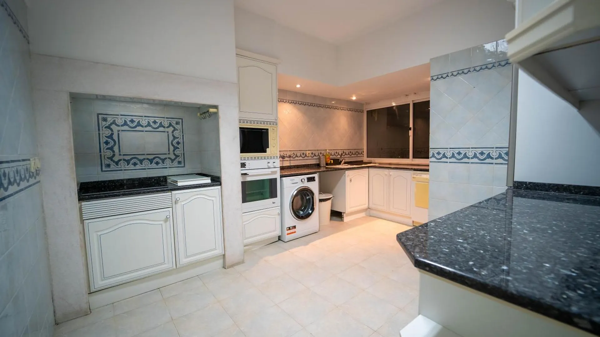 Rooms On Calcada Do Combro, Best Location Lisbon
