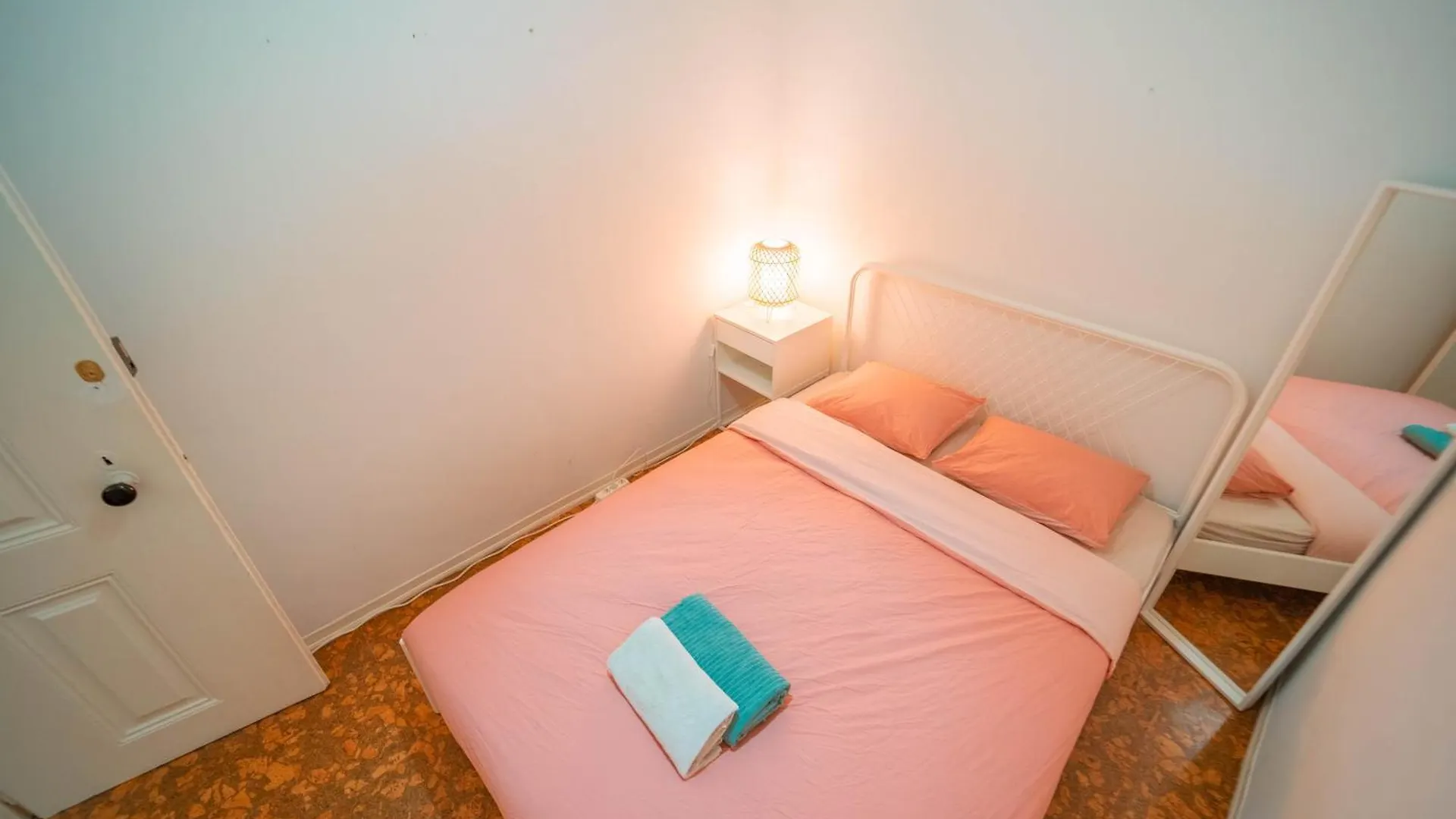 Rooms On Calcada Do Combro, Best Location Lisbon Homestay