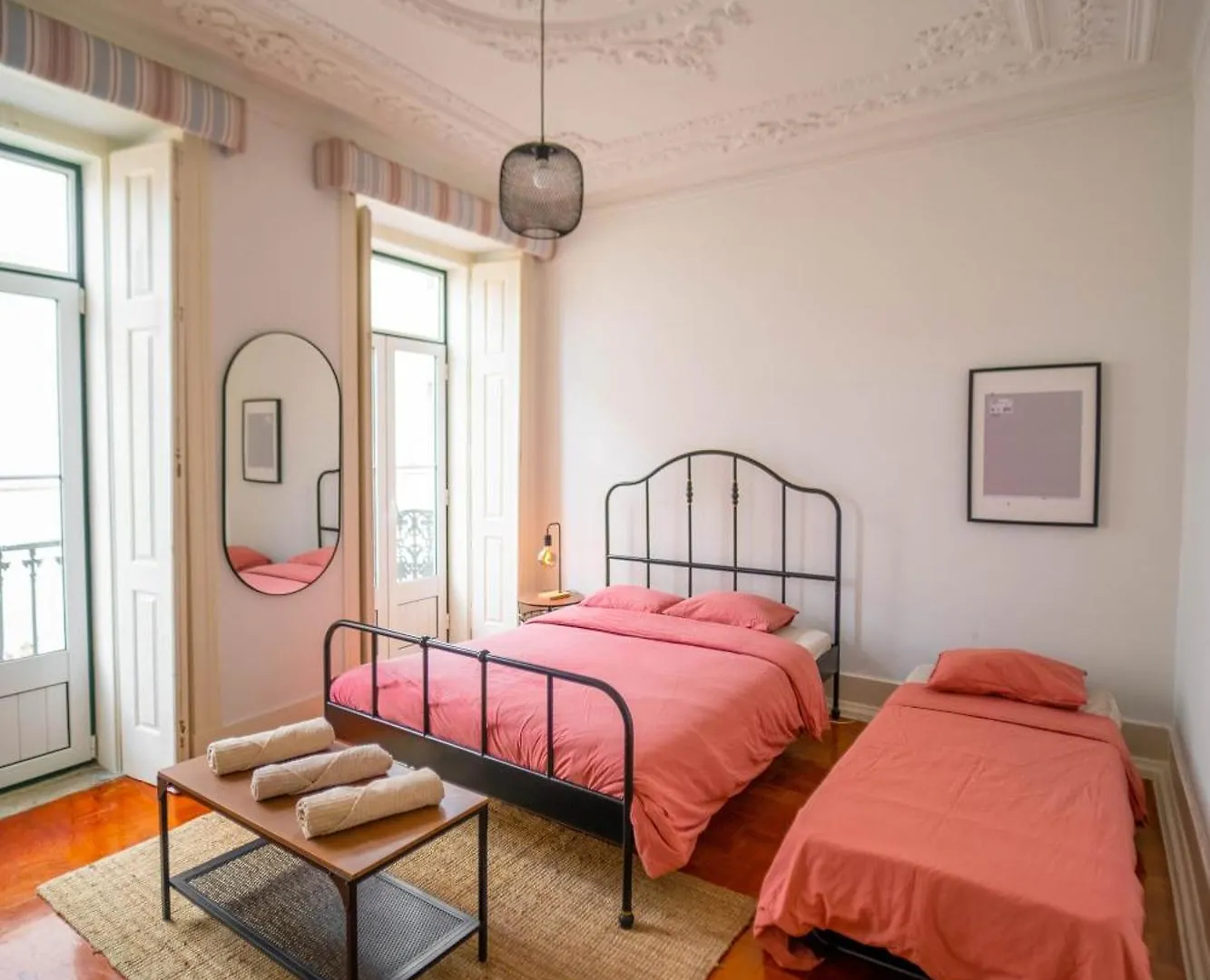 Rooms On Calcada Do Combro, Best Location Lisbon Portugal