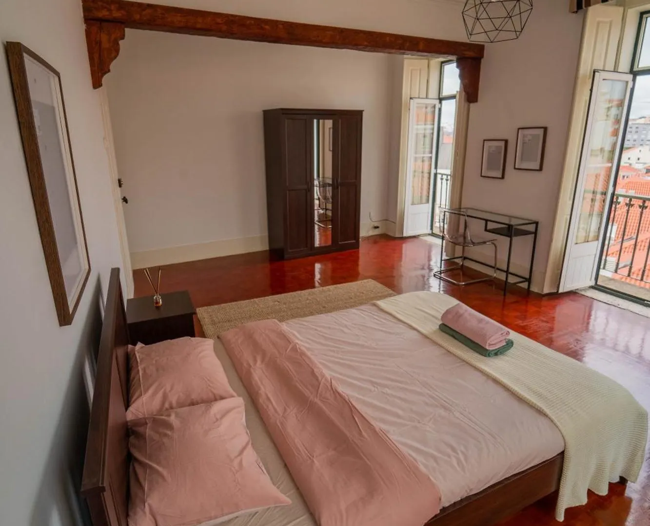 Rooms On Calcada Do Combro, Best Location Lisbon 0*,  Portugal