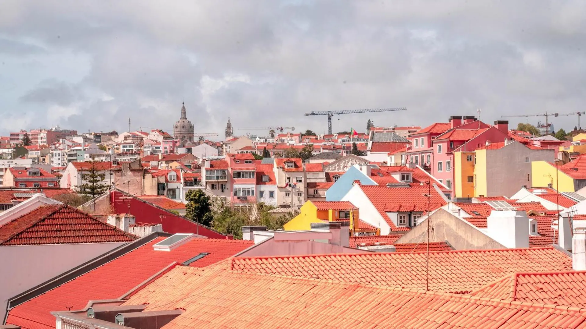 Rooms On Calcada Do Combro, Best Location Lisbon 0*,  Portugal