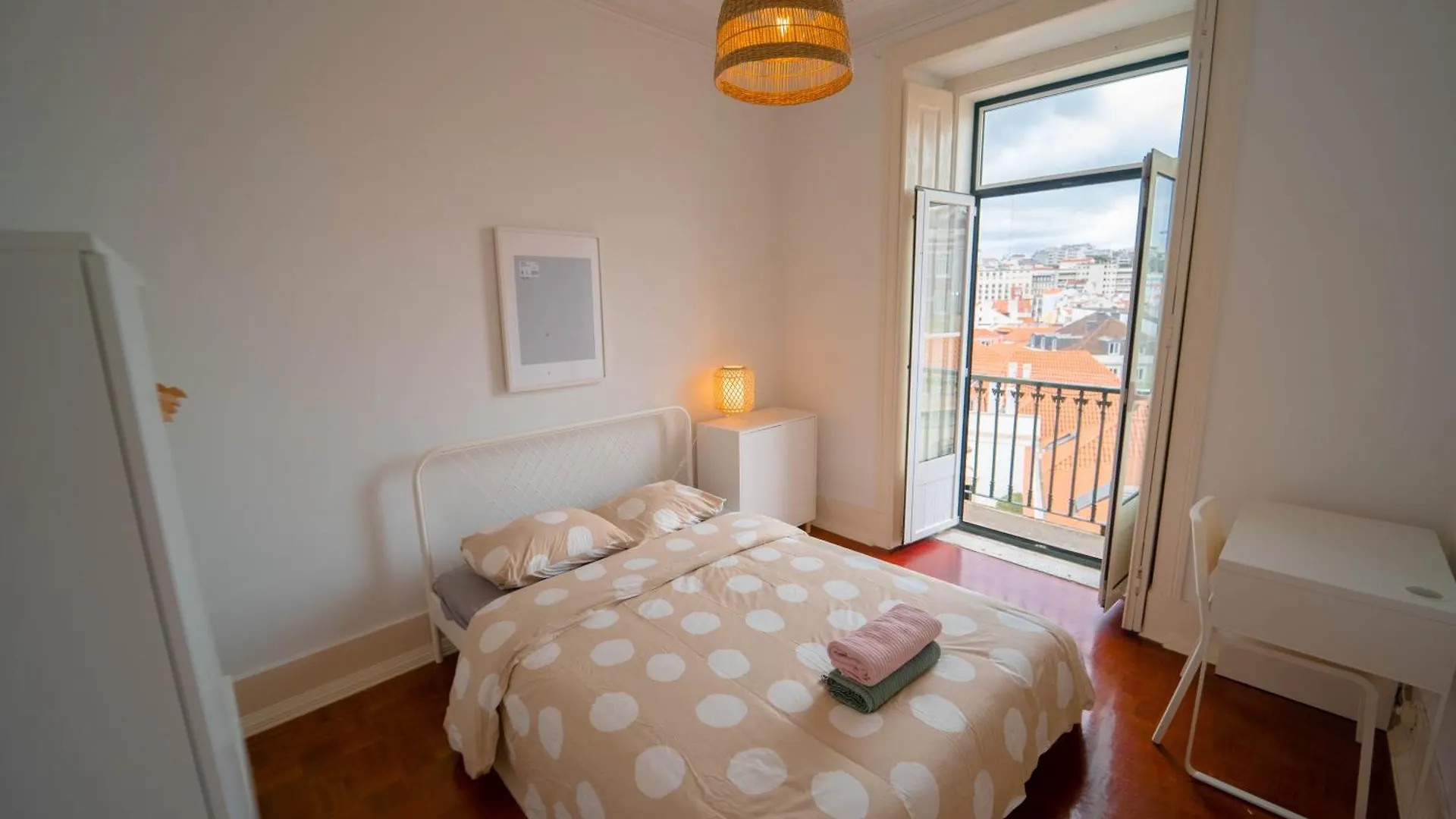 Rooms On Calcada Do Combro, Best Location Lisbon 0*,