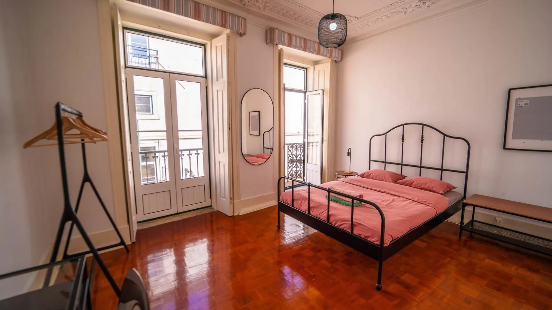Rooms On Calcada Do Combro, Best Location Lisbon Portugal