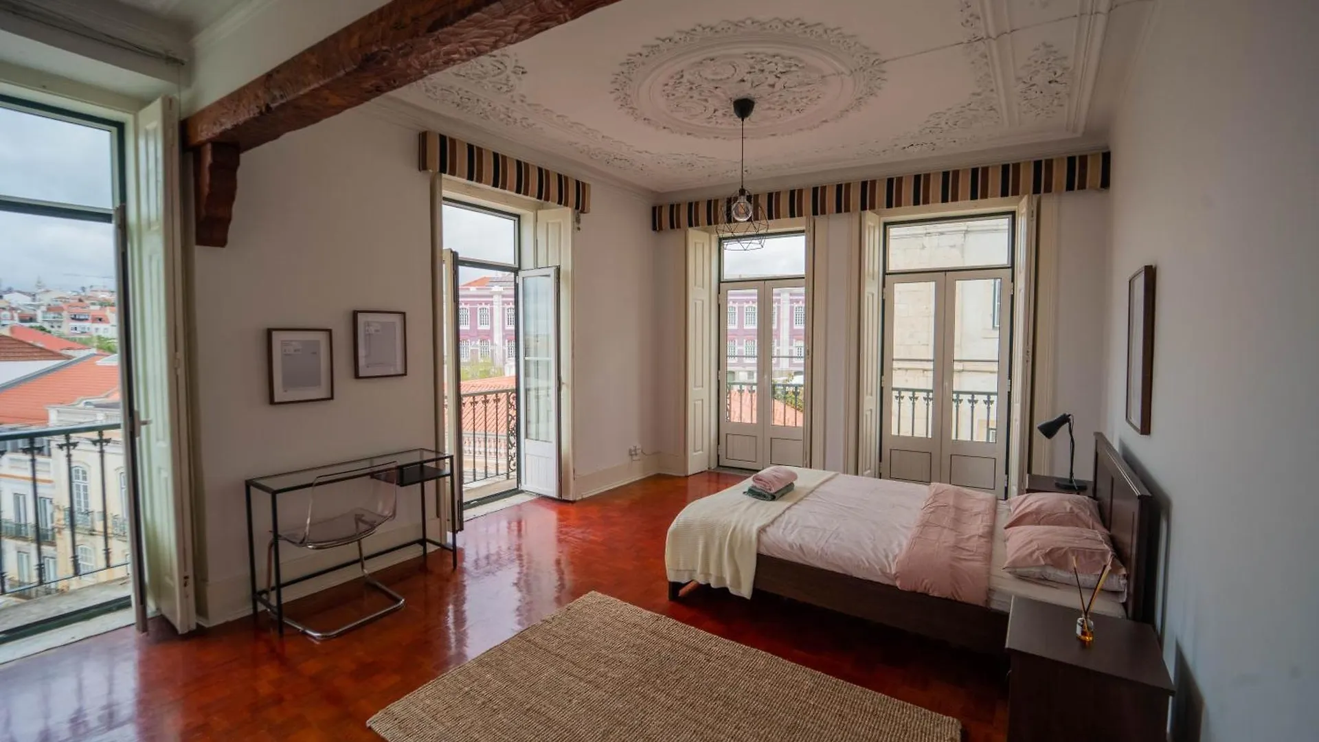 Rooms On Calcada Do Combro, Best Location Lisbon