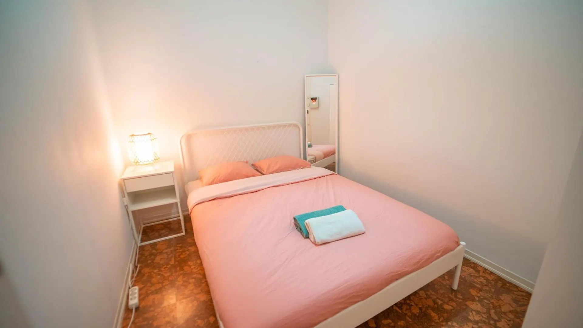 Rooms On Calcada Do Combro, Best Location Lisbon 0*,  Portugal