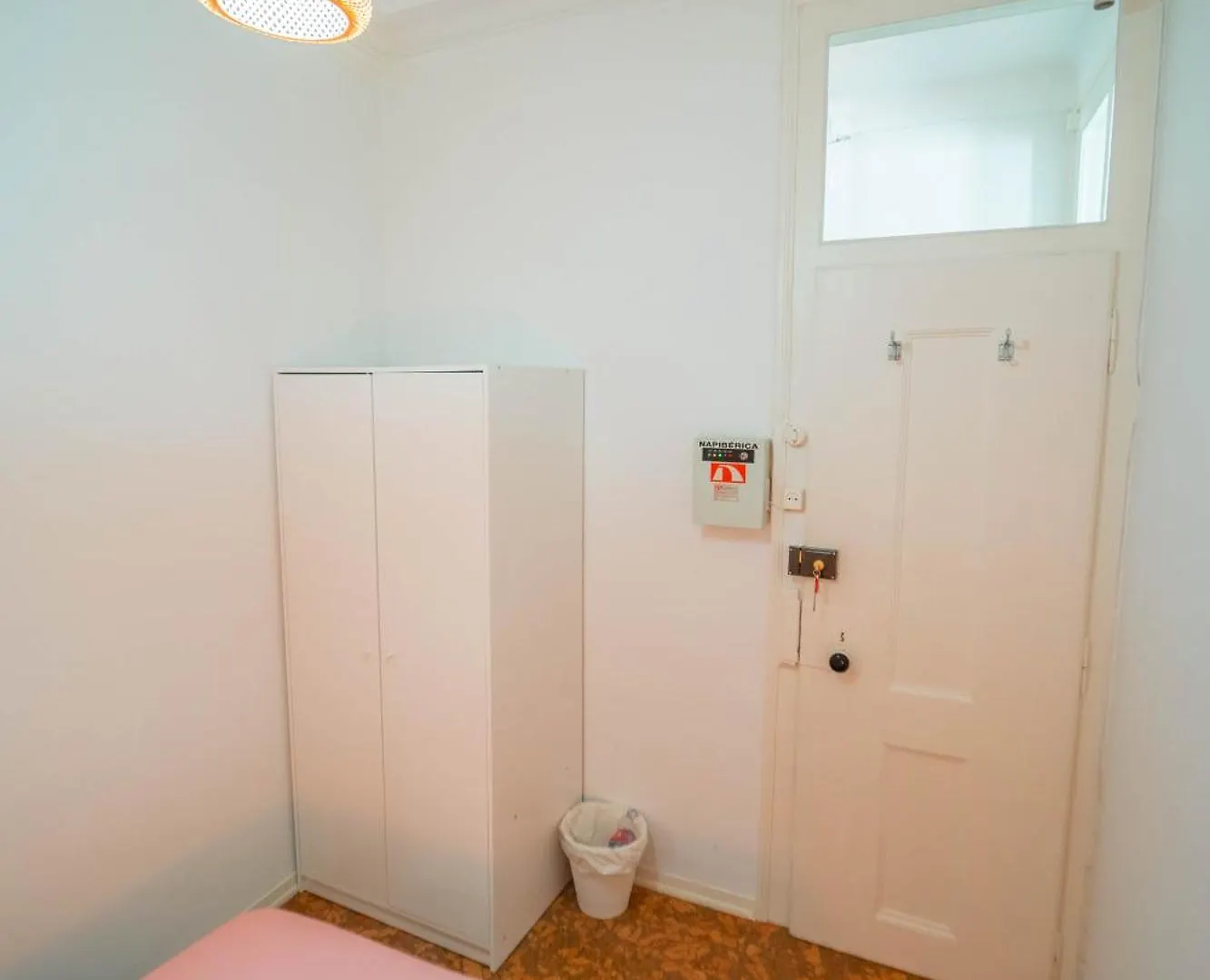 Rooms On Calcada Do Combro, Best Location Lisbon Homestay