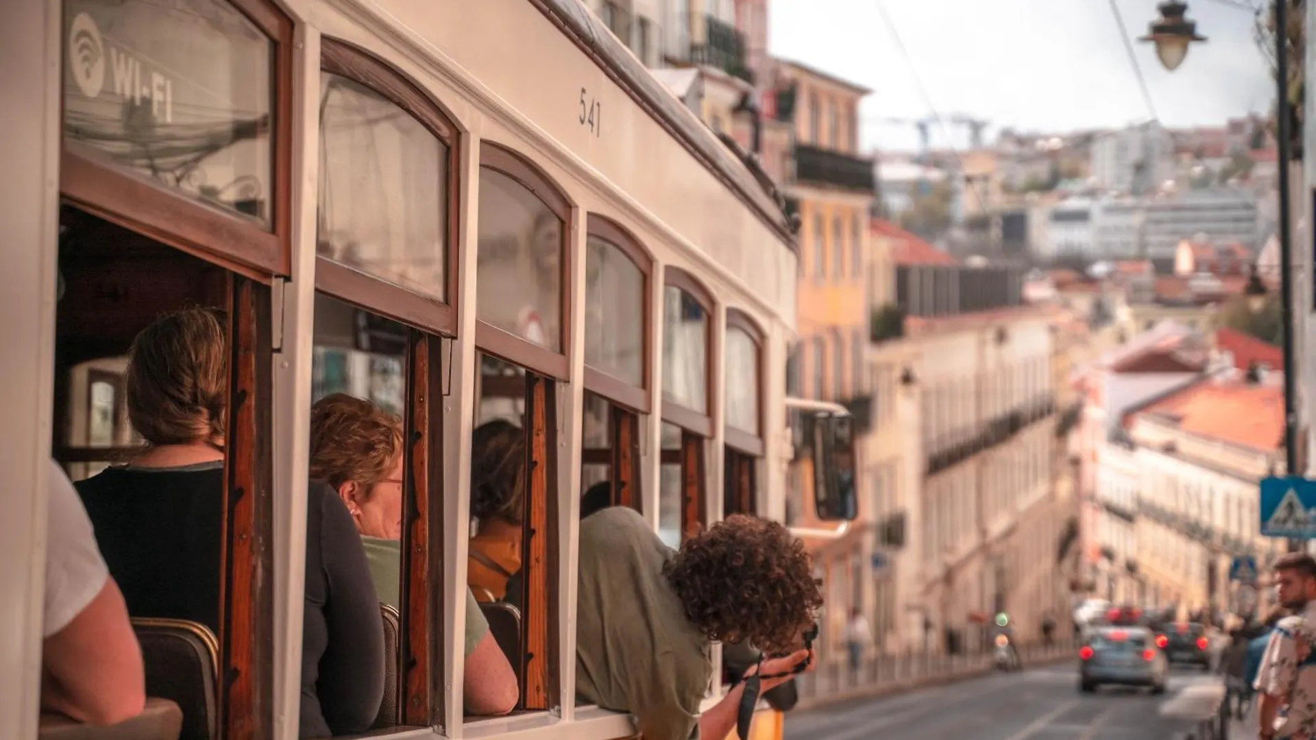 Homestay Rooms On Calcada Do Combro, Best Location Lisbon Portugal