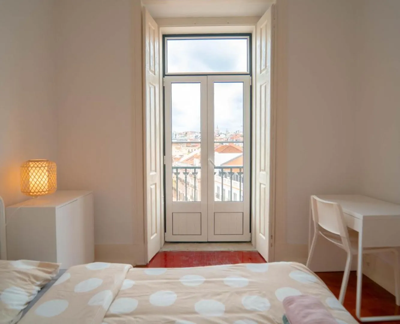Rooms On Calcada Do Combro, Best Location Lisbon Homestay