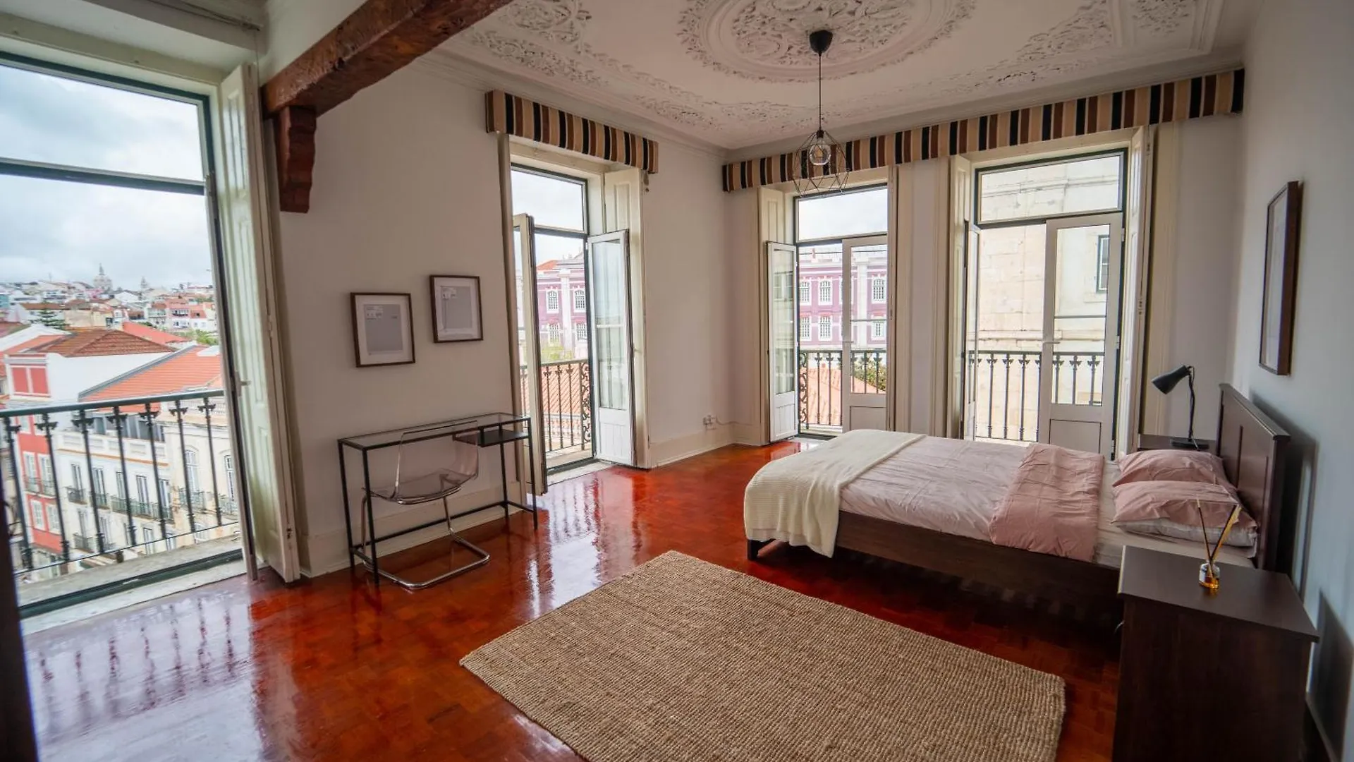 Rooms On Calcada Do Combro, Best Location Lisbon 0*,  Portugal