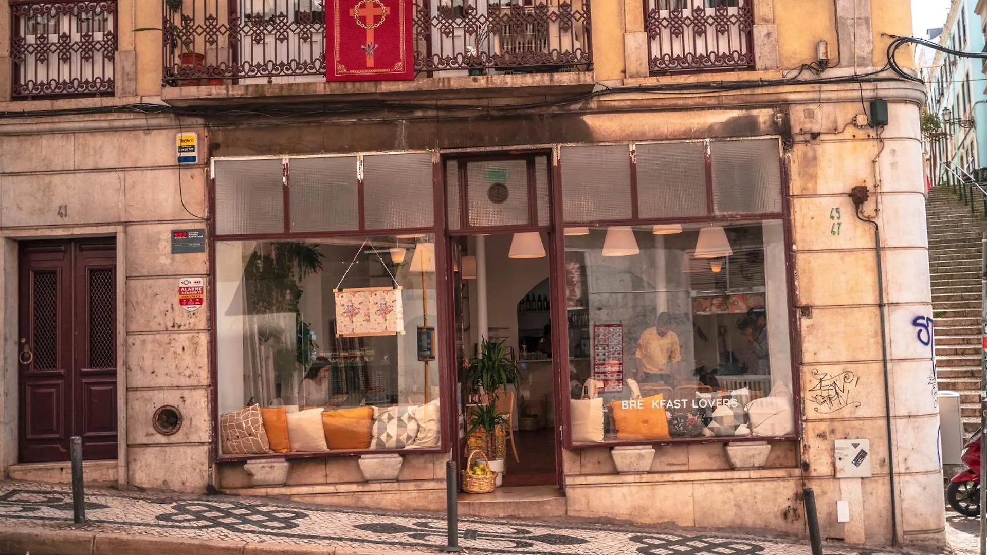 Rooms On Calcada Do Combro, Best Location Lisbon