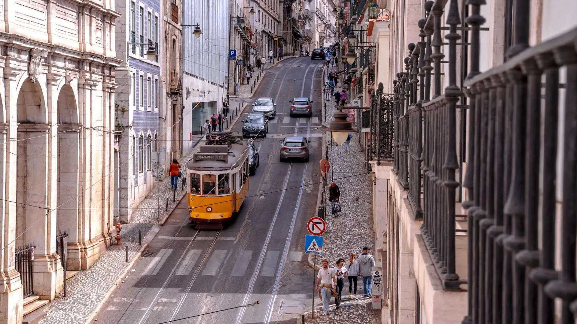 Rooms On Calcada Do Combro, Best Location Lisbon 0*,