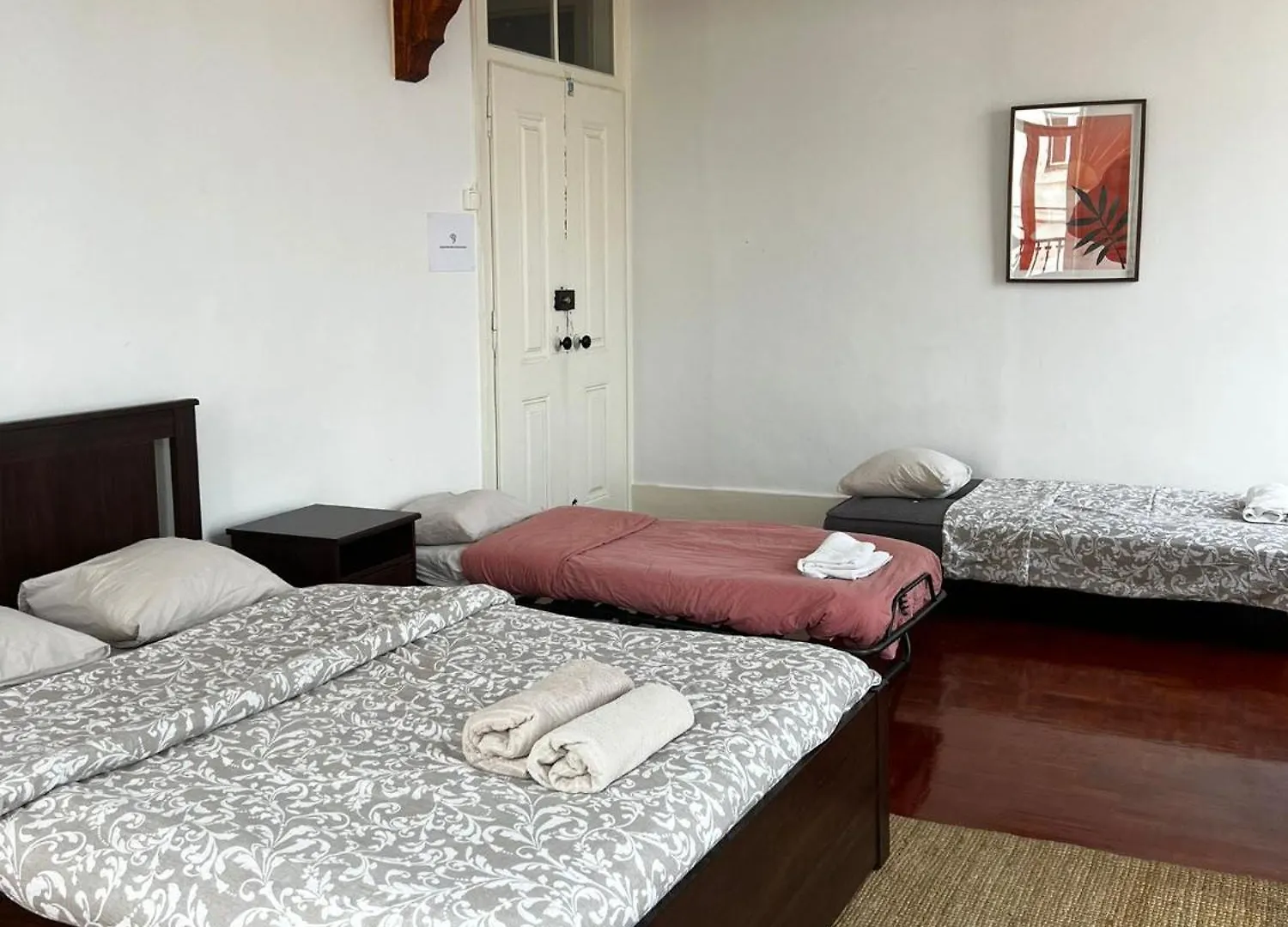 Homestay Rooms On Calcada Do Combro, Best Location Lisbon