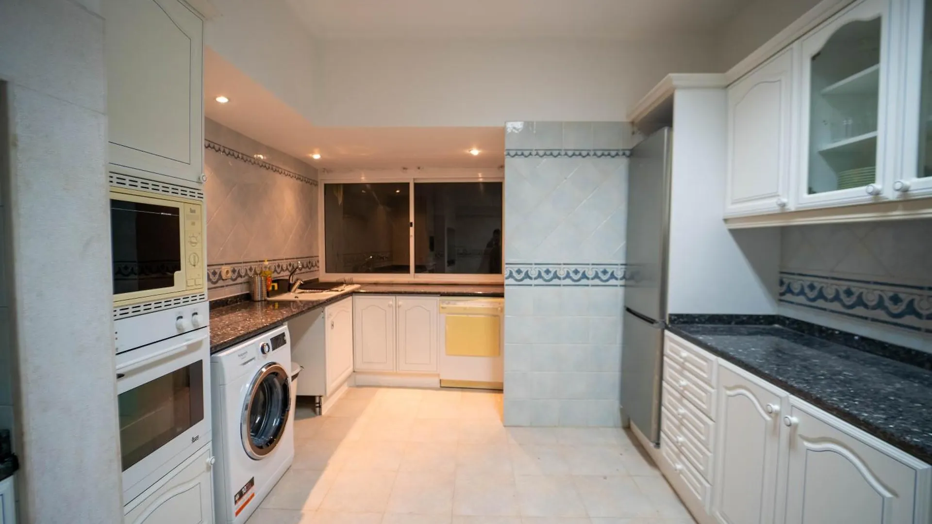 Rooms On Calcada Do Combro, Best Location Lisboa Pansiyon