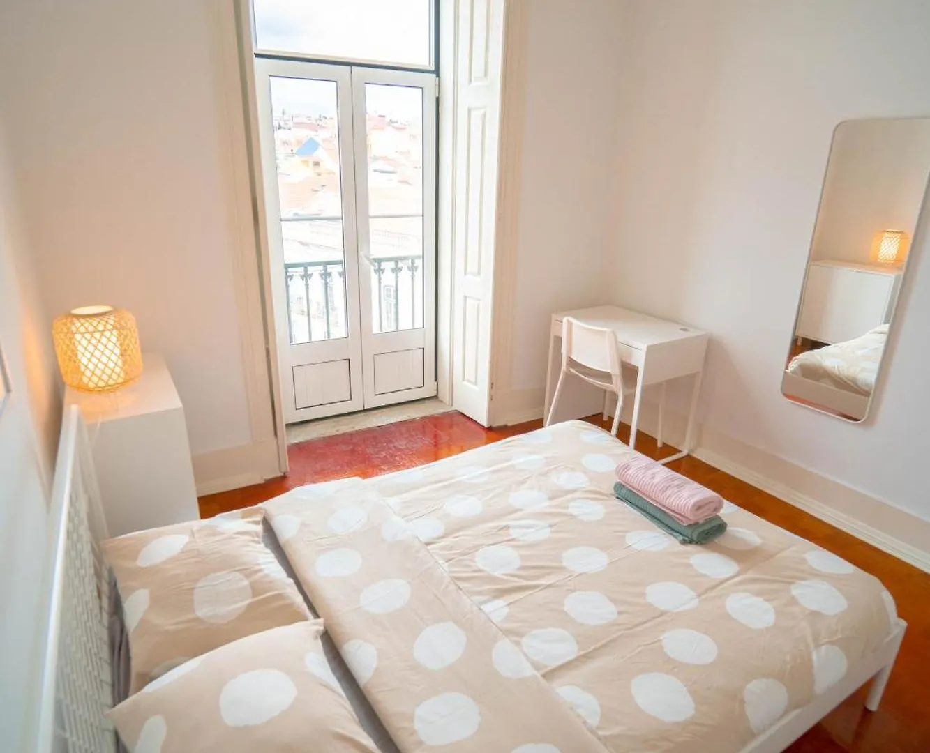 홈스테이 Rooms On Calcada Do Combro, Best Location 리스본