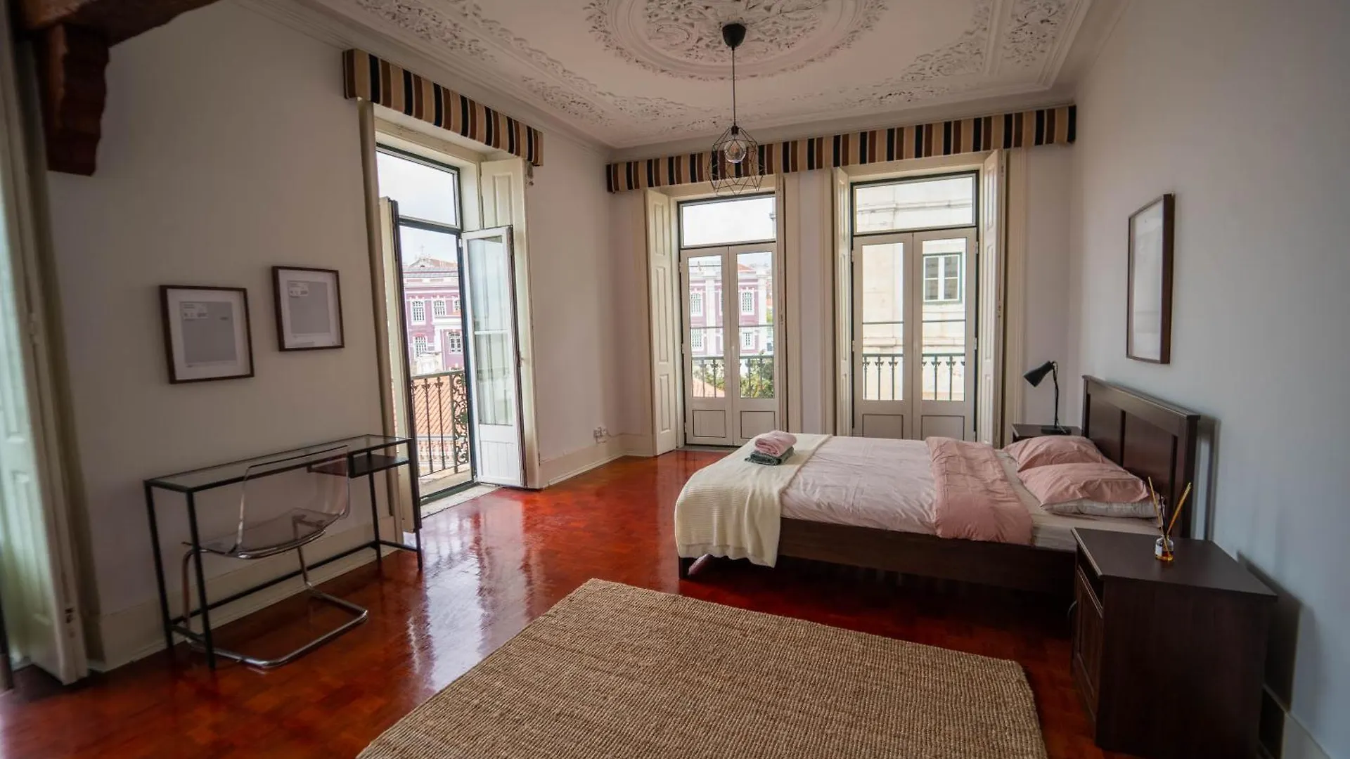 Rooms On Calcada Do Combro, Best Location 리스본
