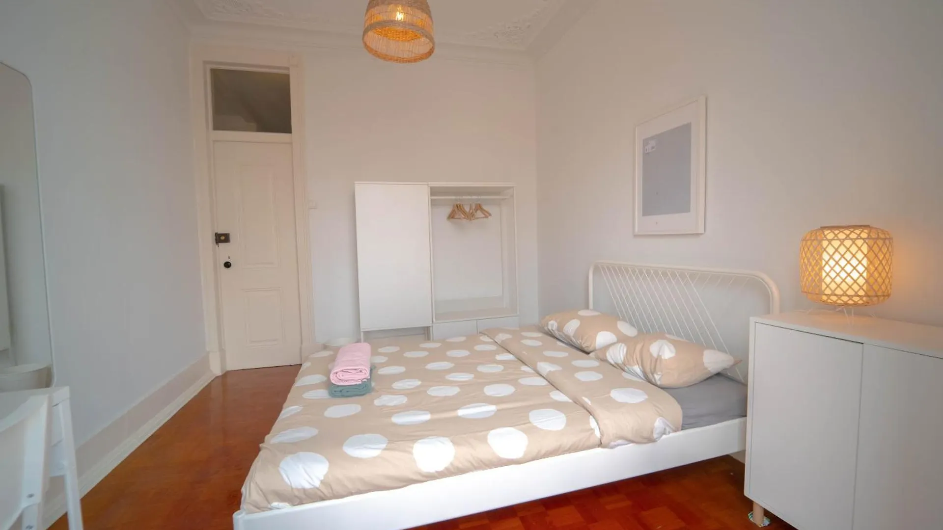 홈스테이 Rooms On Calcada Do Combro, Best Location 리스본