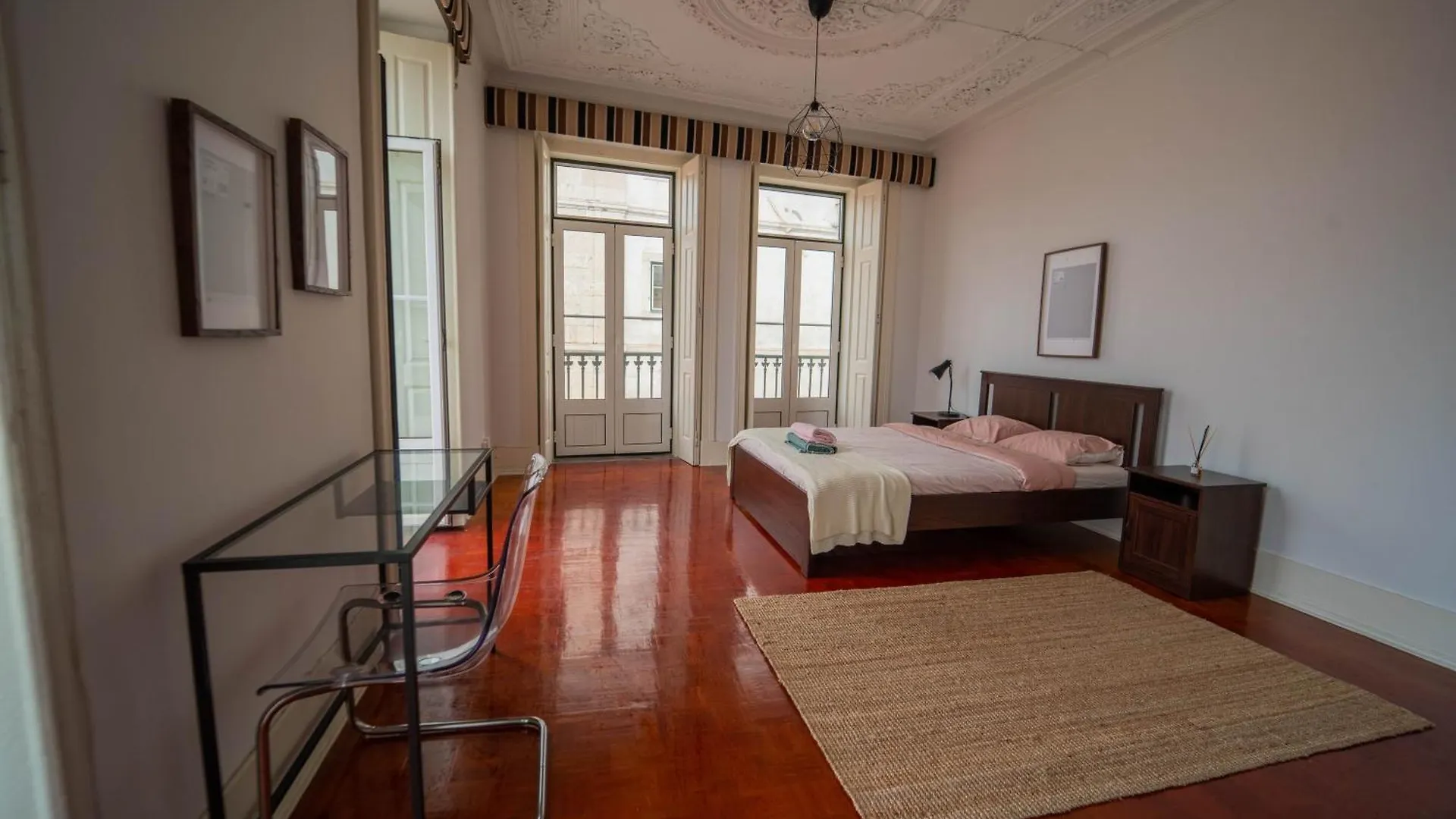 Rooms On Calcada Do Combro, Best Location 리스본 홈스테이