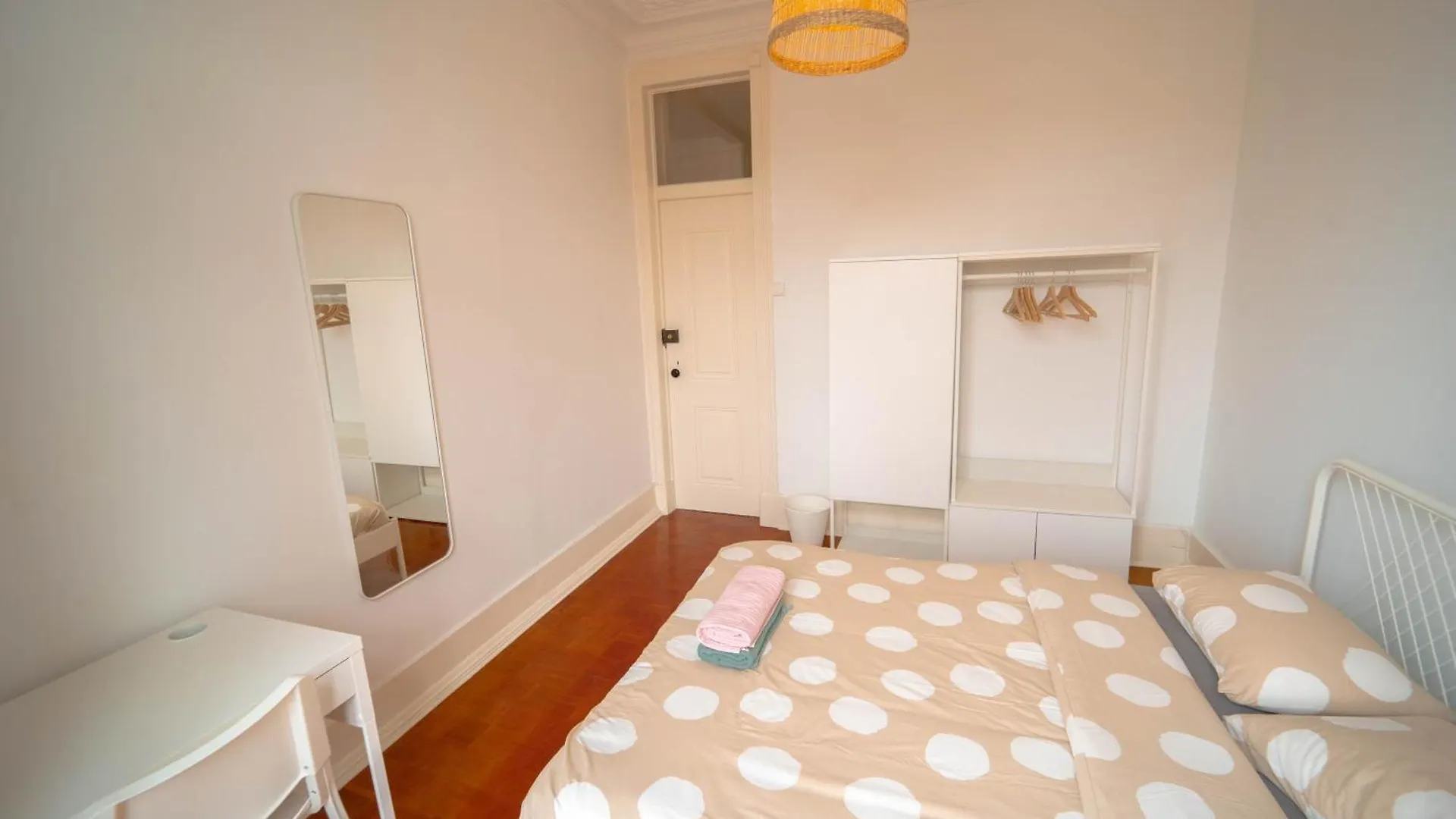 홈스테이 Rooms On Calcada Do Combro, Best Location 리스본 포르투갈