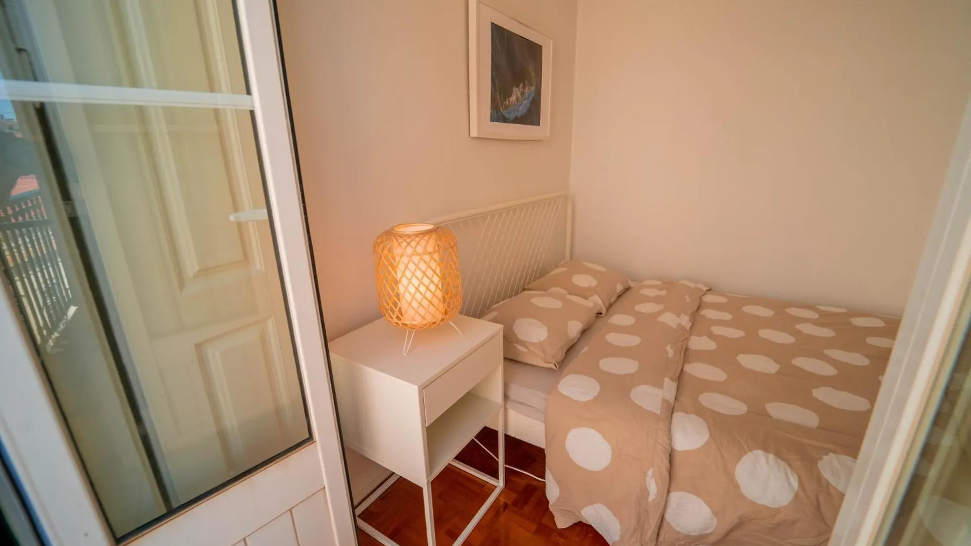Rooms On Calcada Do Combro, Best Location 리스본 0*,
