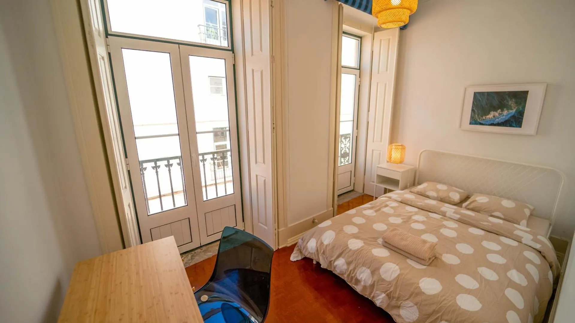 Rooms On Calcada Do Combro, Best Location 리스본 홈스테이
